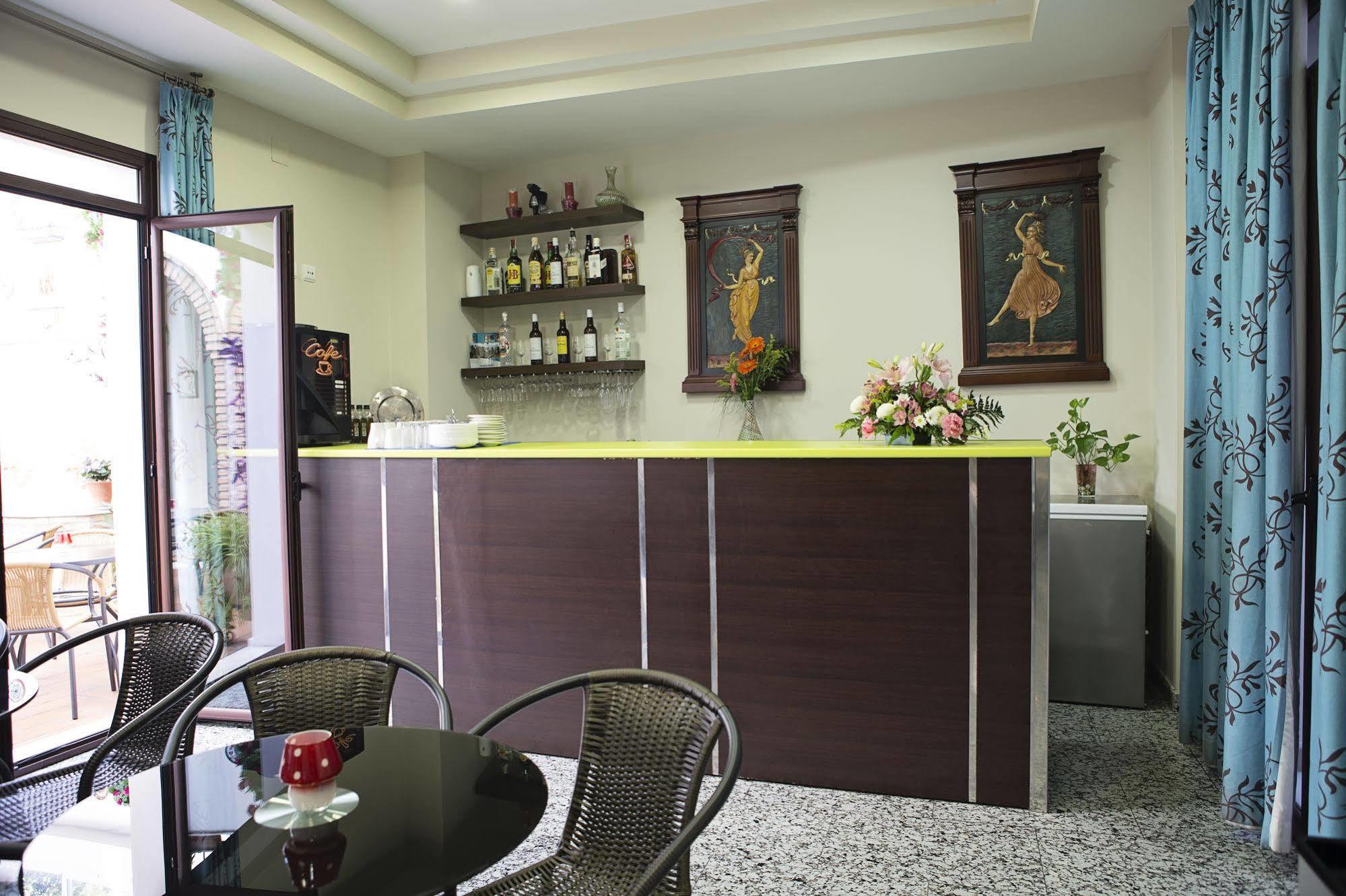 Hotel De Los Faroles Córdoba Kültér fotó